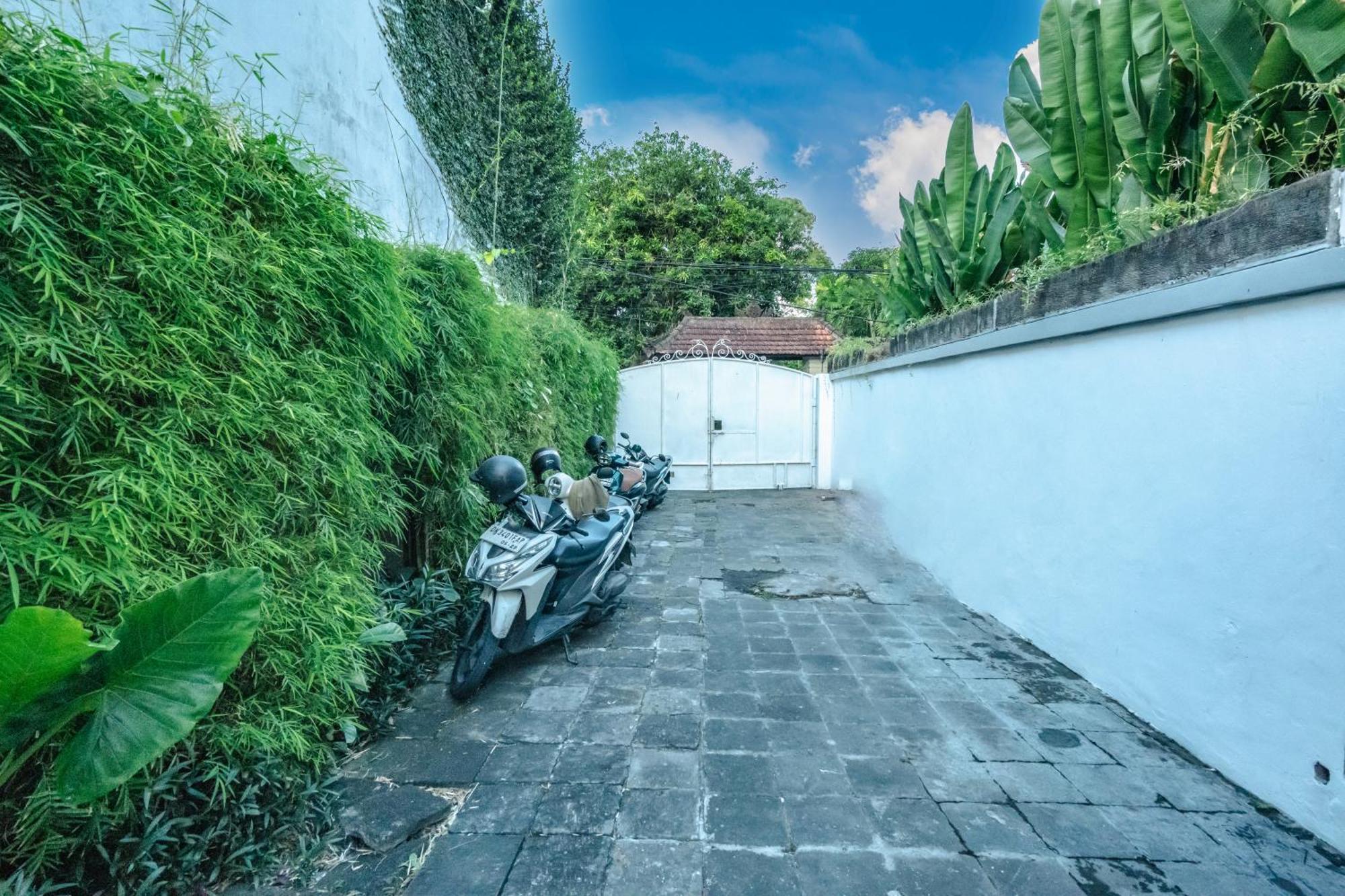 Villa Etnik Seminyak ภายนอก รูปภาพ