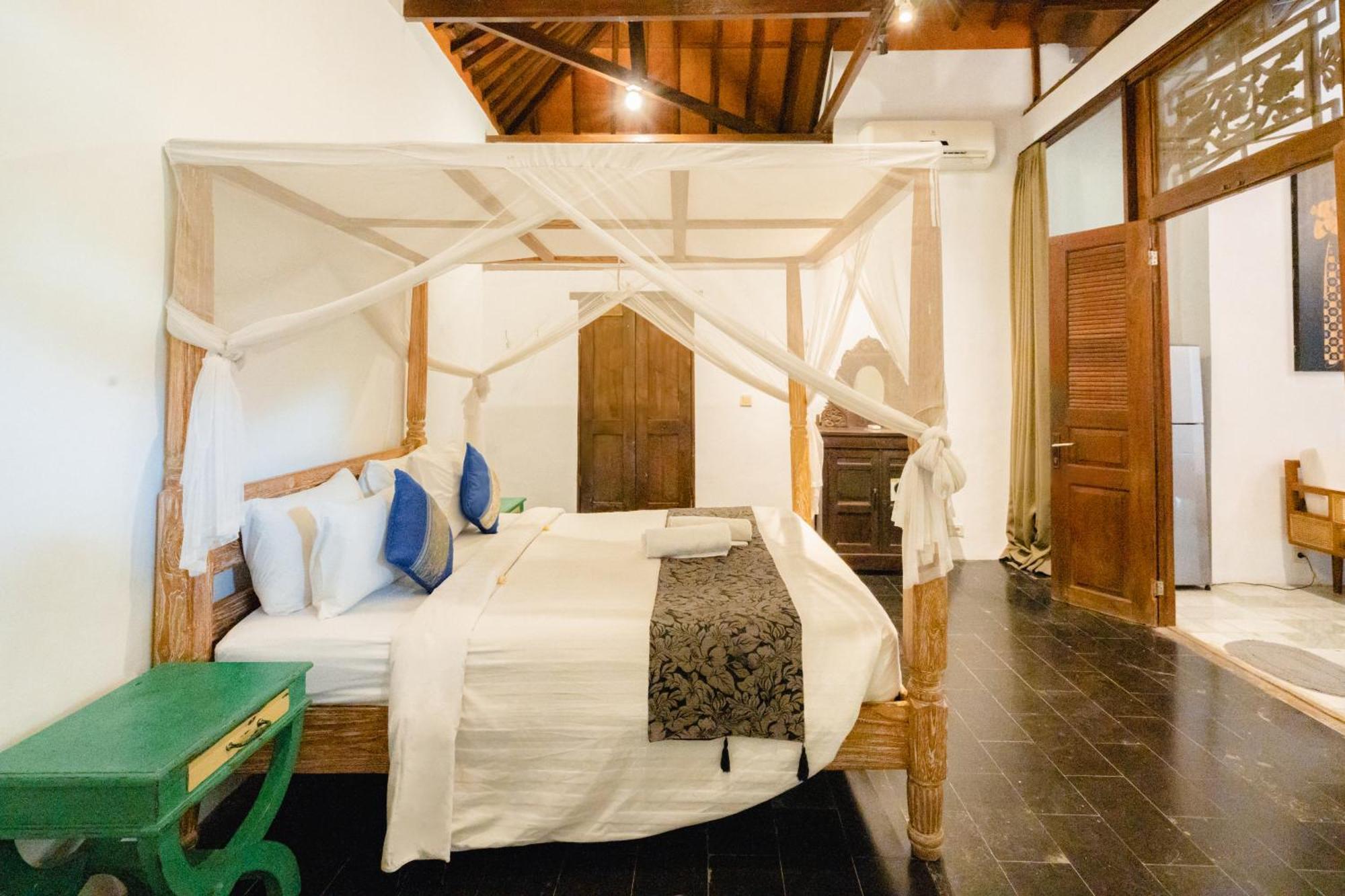Villa Etnik Seminyak ภายนอก รูปภาพ