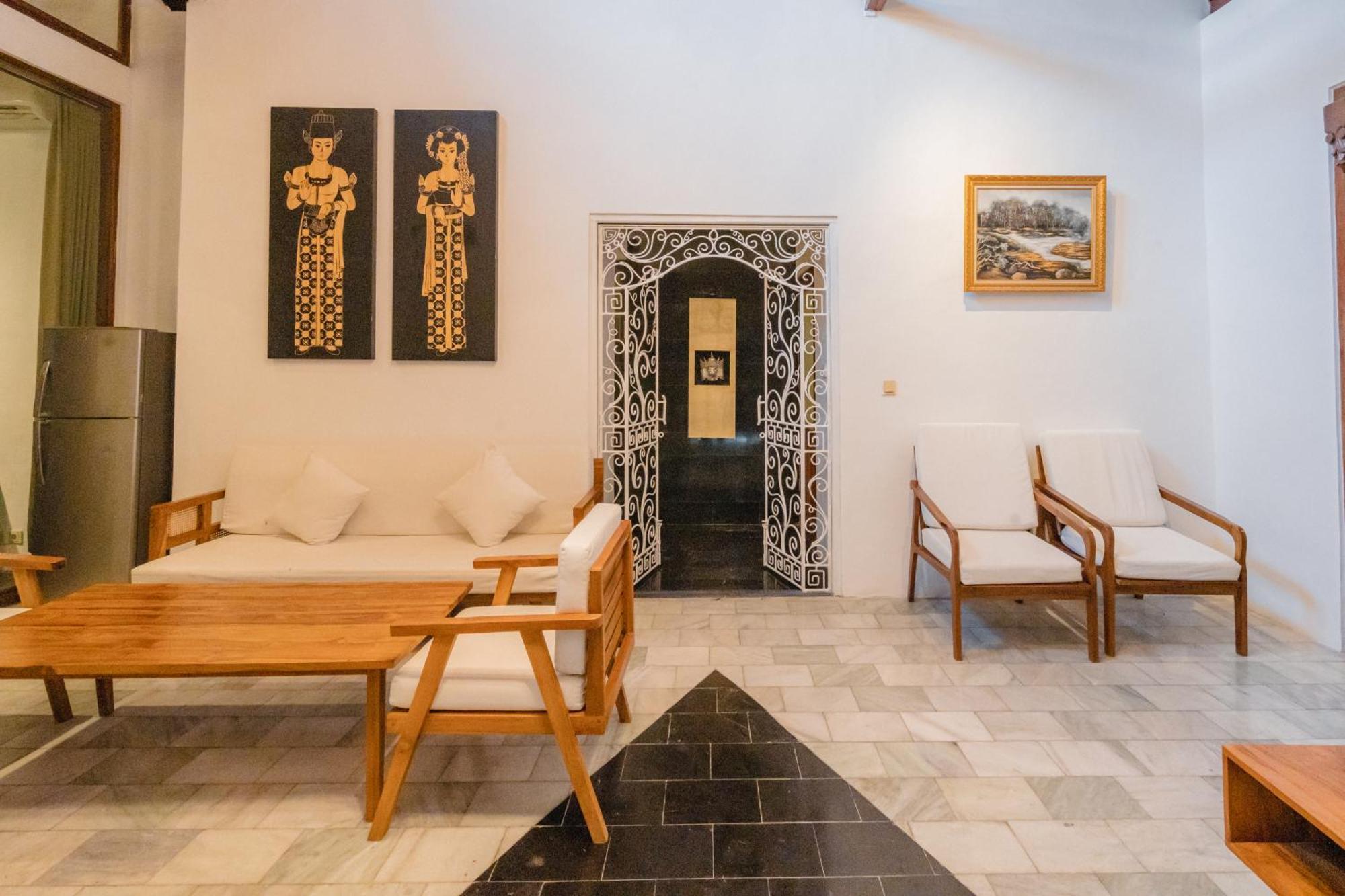 Villa Etnik Seminyak ภายนอก รูปภาพ