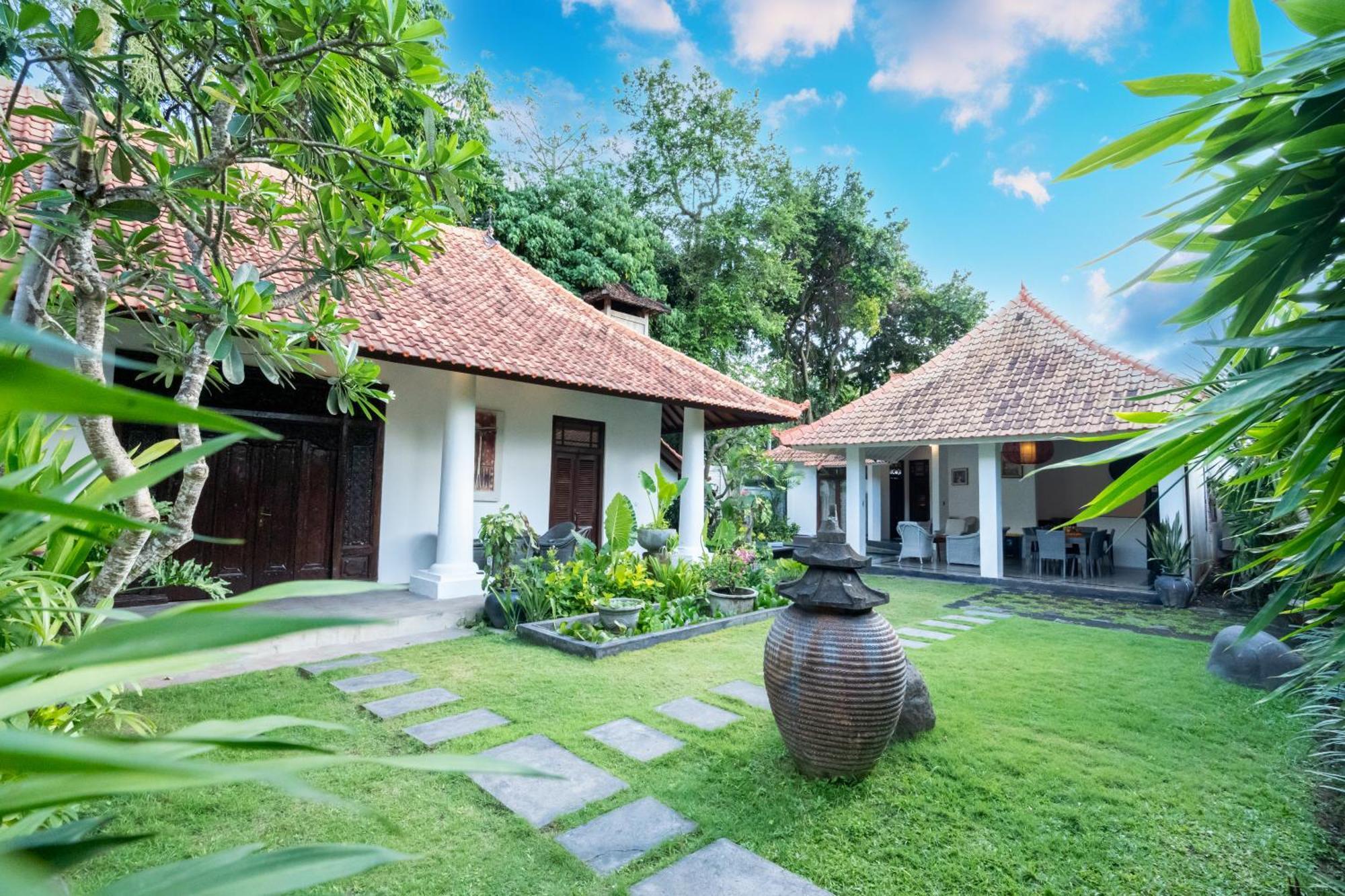 Villa Etnik Seminyak ภายนอก รูปภาพ